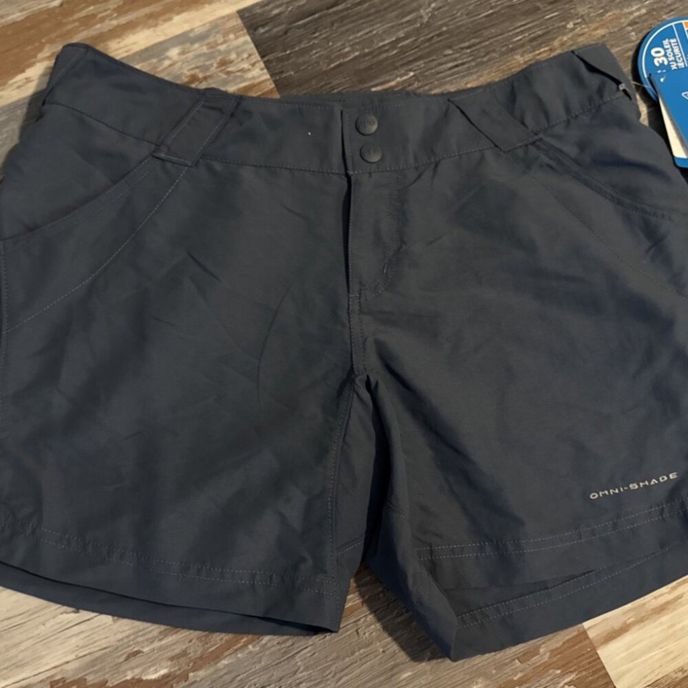 Columbia Coral Point II Hiking Shorts Womens M 6 Omni Shade UPF 30 Outdoor NEW